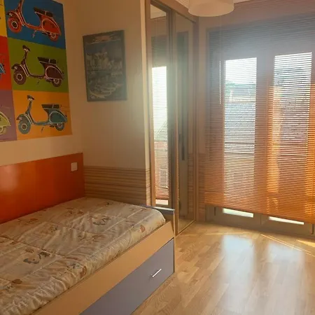 Enfoz Con Parking Y A La Orilla Del Mar Foz