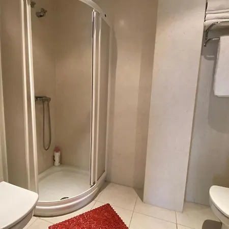 Apartment Enfoz Con Parking Y A La Orilla Del Mar