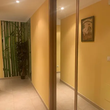 Enfoz Con Parking Y A La Orilla Del Mar *