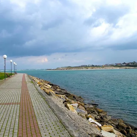 Enfoz Con Parking Y A La Orilla Del Mar